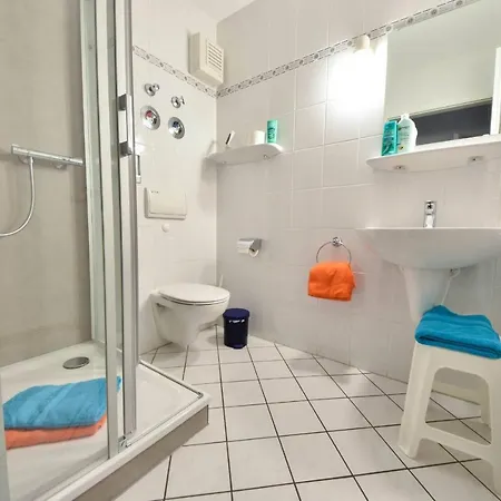 Haus Miramar 25 アパート